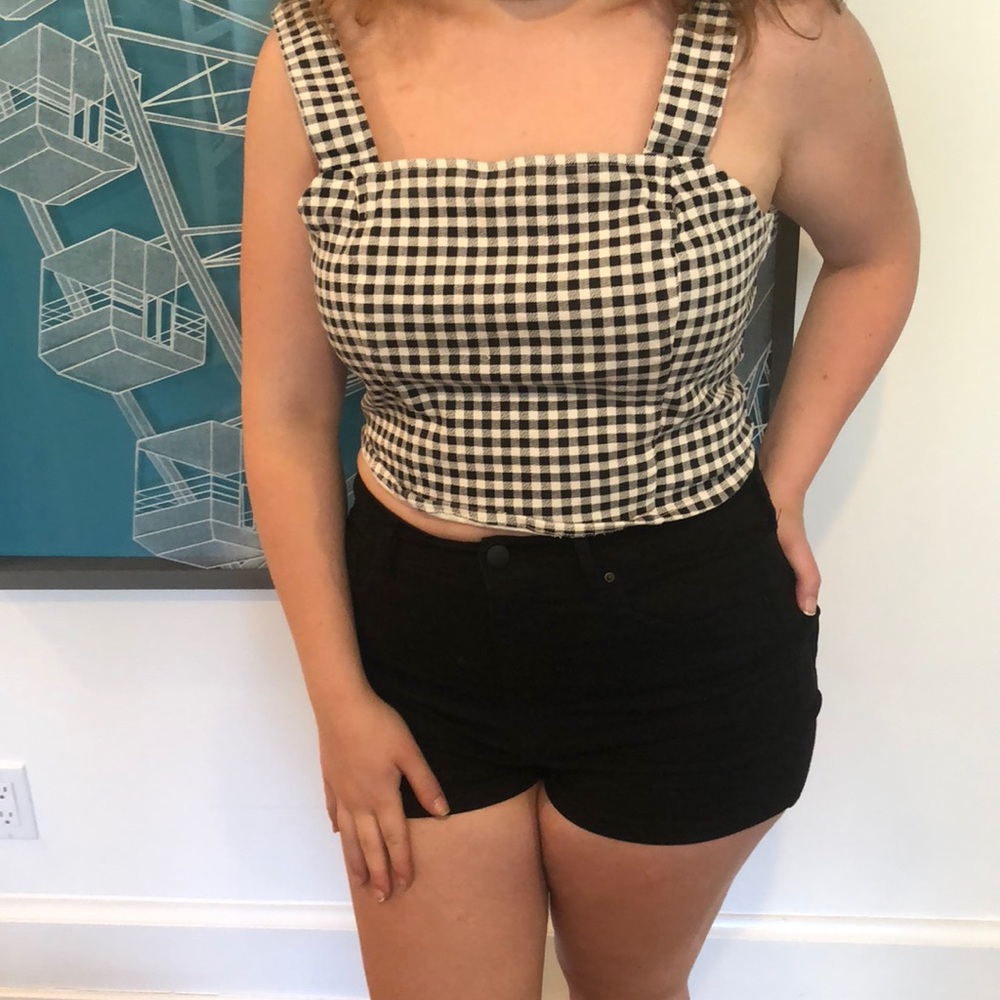 Checkered black and white crop top